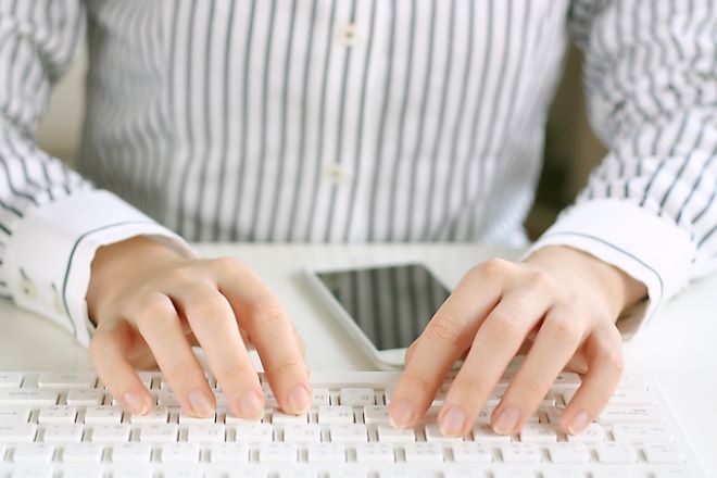 付き合う前の男性が未読スルーする心理